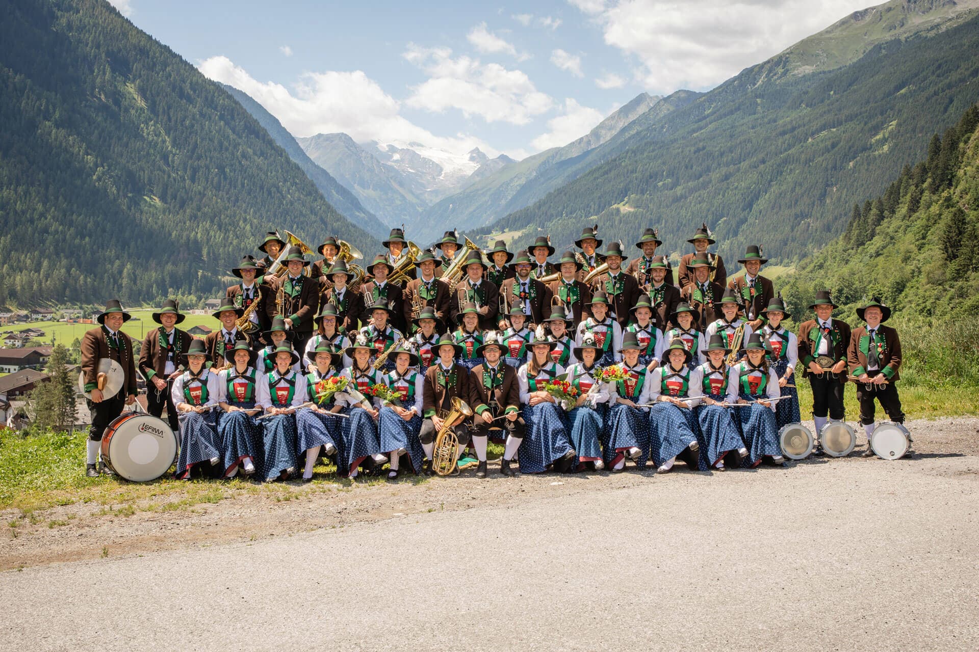 Bundesmusikkapelle Neustift im Stubaital beim gemeinsamen Musizieren